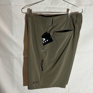 NWT Oakley Hybrid Shorts